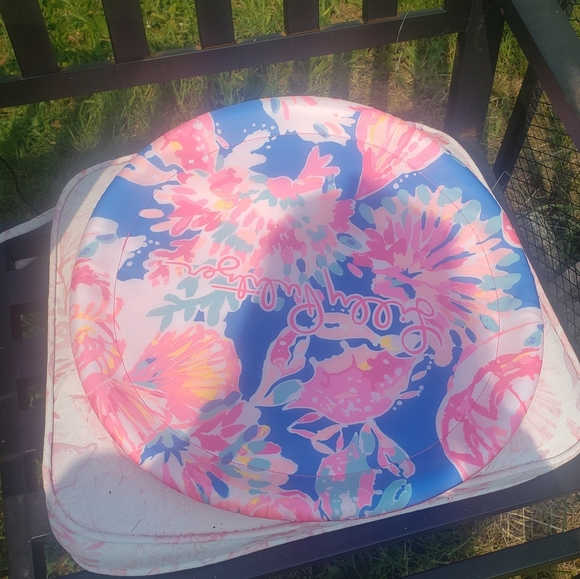 LILLY PULITZER BEACH BAG WITH MATCHING LARGE FLOATING FRISBEE GUC - Picture 2 of 3